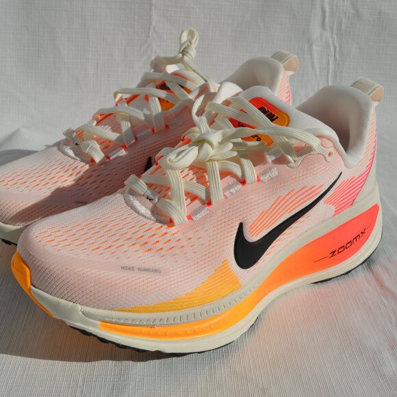 Nike Women's Vomero 18 Size W 7 and M 5.5 (New) - Picture 3 of 13